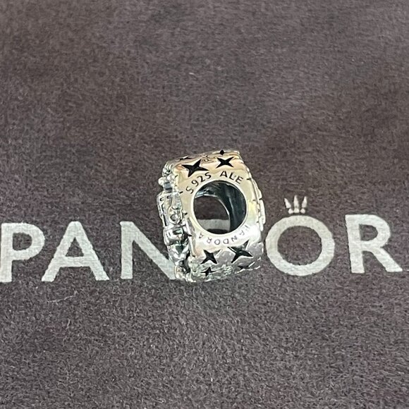 Pandora Star Wars C-3PO and R2-D2 Openwork Charm - Picture 7 of 7